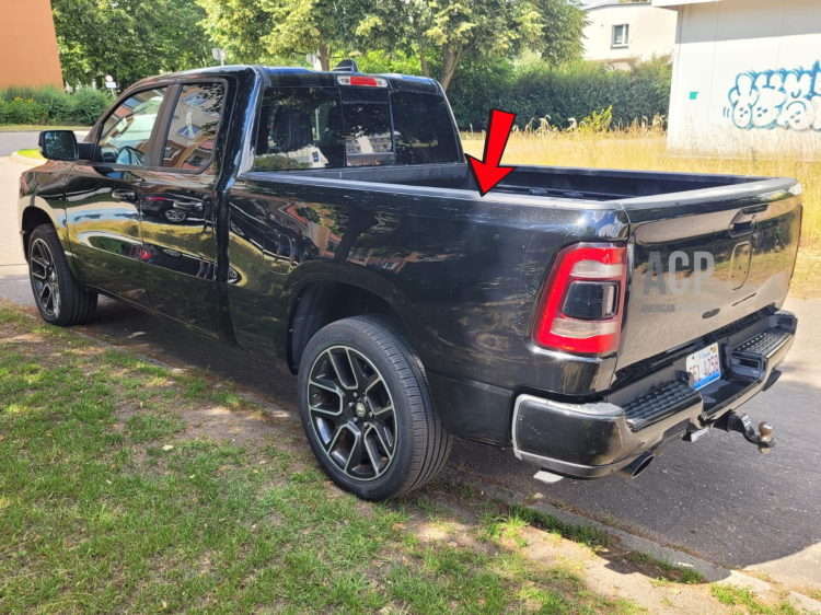 RAM 1500 Listwa paki lewa strona 2019-(1).png