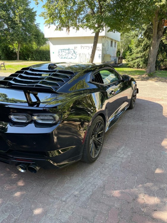 CAMARO Skrzela bocznych szyb komplet czarny połysk 2016-2023(2).jpeg