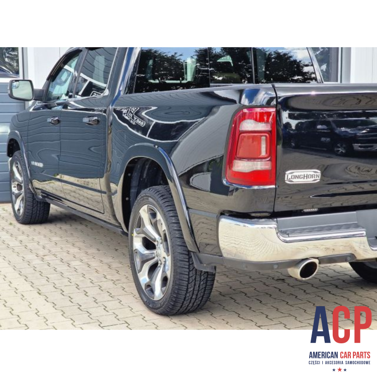 RAM 1500 Zderzak tylny pod 4 PDC chrom zestaw 2019-(2).png