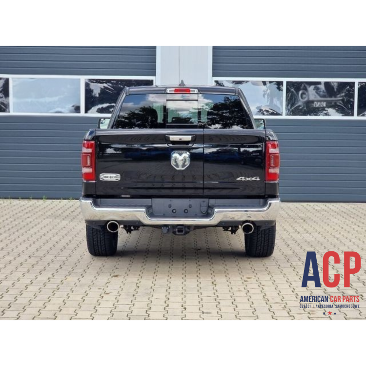 RAM 1500 Zderzak tylny pod 6 PDC chrom komplet 2019-2024(1).png