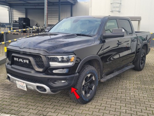 RAM 1500 Panel zderzaka przedniego lewa strona 2019-2024 (REBEL:TRX) (1).jpg
