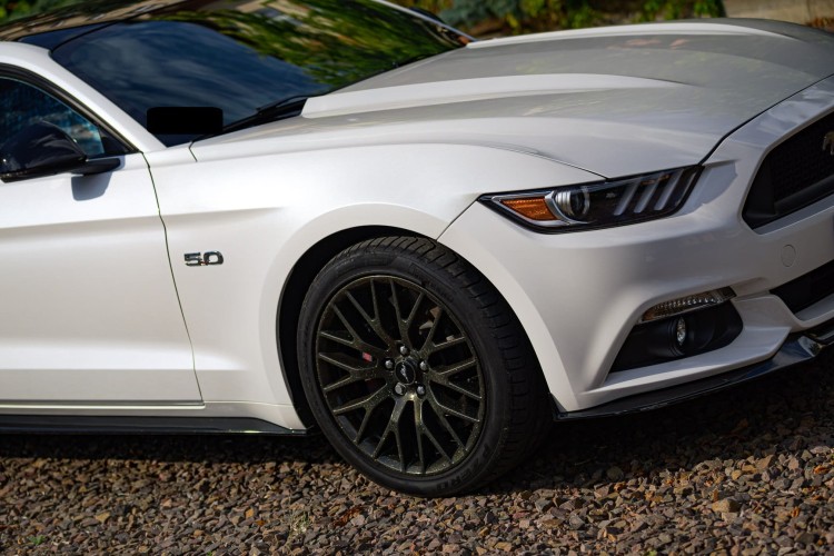 MUSTANG Błotnik przedni prawa strona 2015-2017(1).jpg