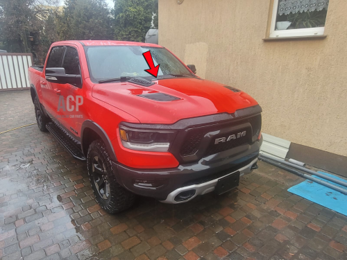 RAM 1500 Nakładka atrapa maski wersja czarna 2019-(1).png