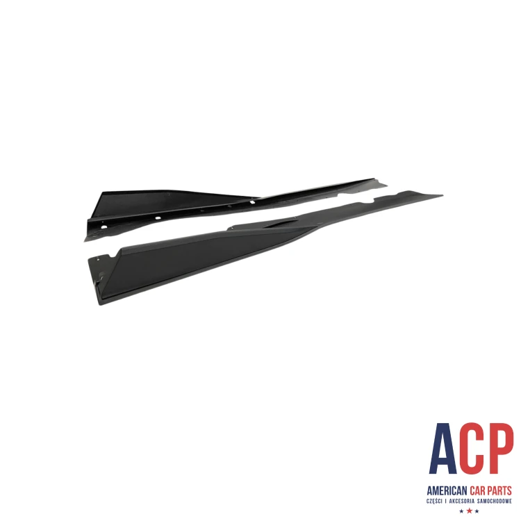 CORVETTE C8 Dokładki boczne komplet czarny połysk 2020- .png