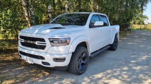 RAM 1500 Nadkola z plastiku 2019+ (1).jpg