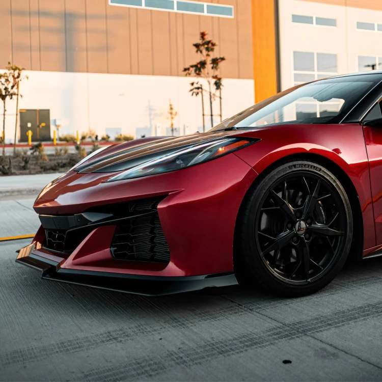 CORVETTE C8 Zderzak przedni komplet styl ZO6 2020-(1).jpg