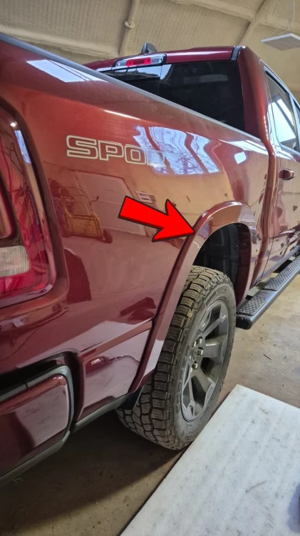 RAM 1500 Listwy błotników komplet 2019-2024(1).jpg