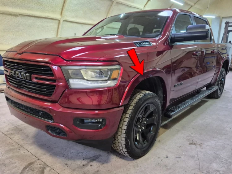 RAM 1500 Listwy błotników komplet 2019-2024(2).jpg