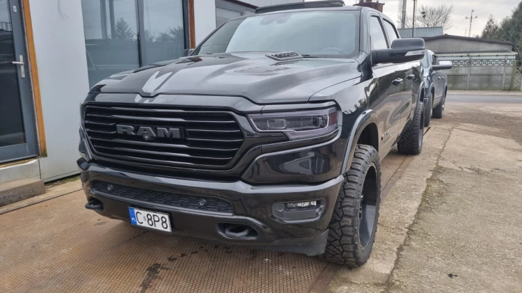 RAM 1500 Listwy błotników komplet 2019-2024(3).jpg