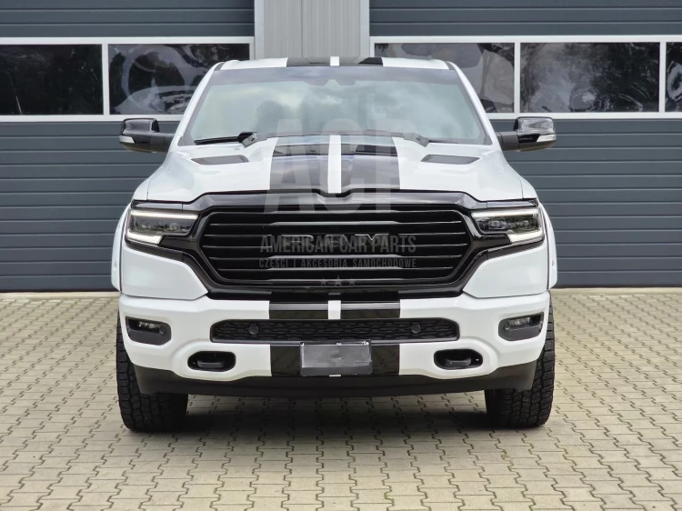 RAM 1500 Zestaw zderzak przedni komplet pod haki 2019-2024 + halogeny LED(1).png